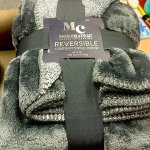 Mon Chateau Reversible Throw 60” X 70”